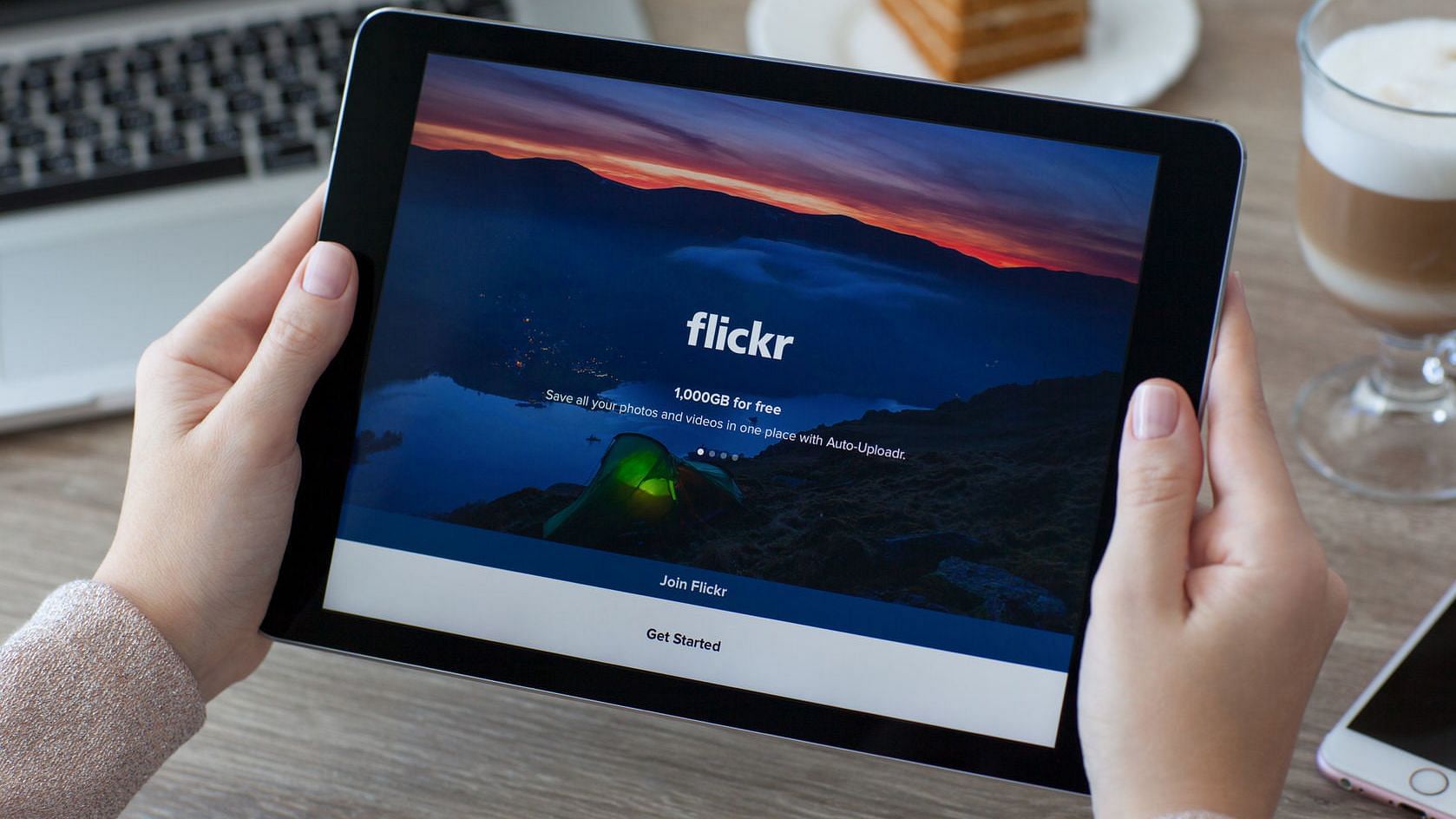 Flickr used to be popular among the internet crowd before Google Photos existed.&nbsp;