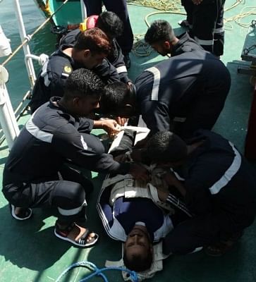 6 rescued from sinking vessel, Kolkata man missing
