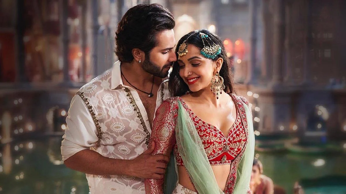 Varun Dhawan with Kiara Advani in <i>Kalank</i>.