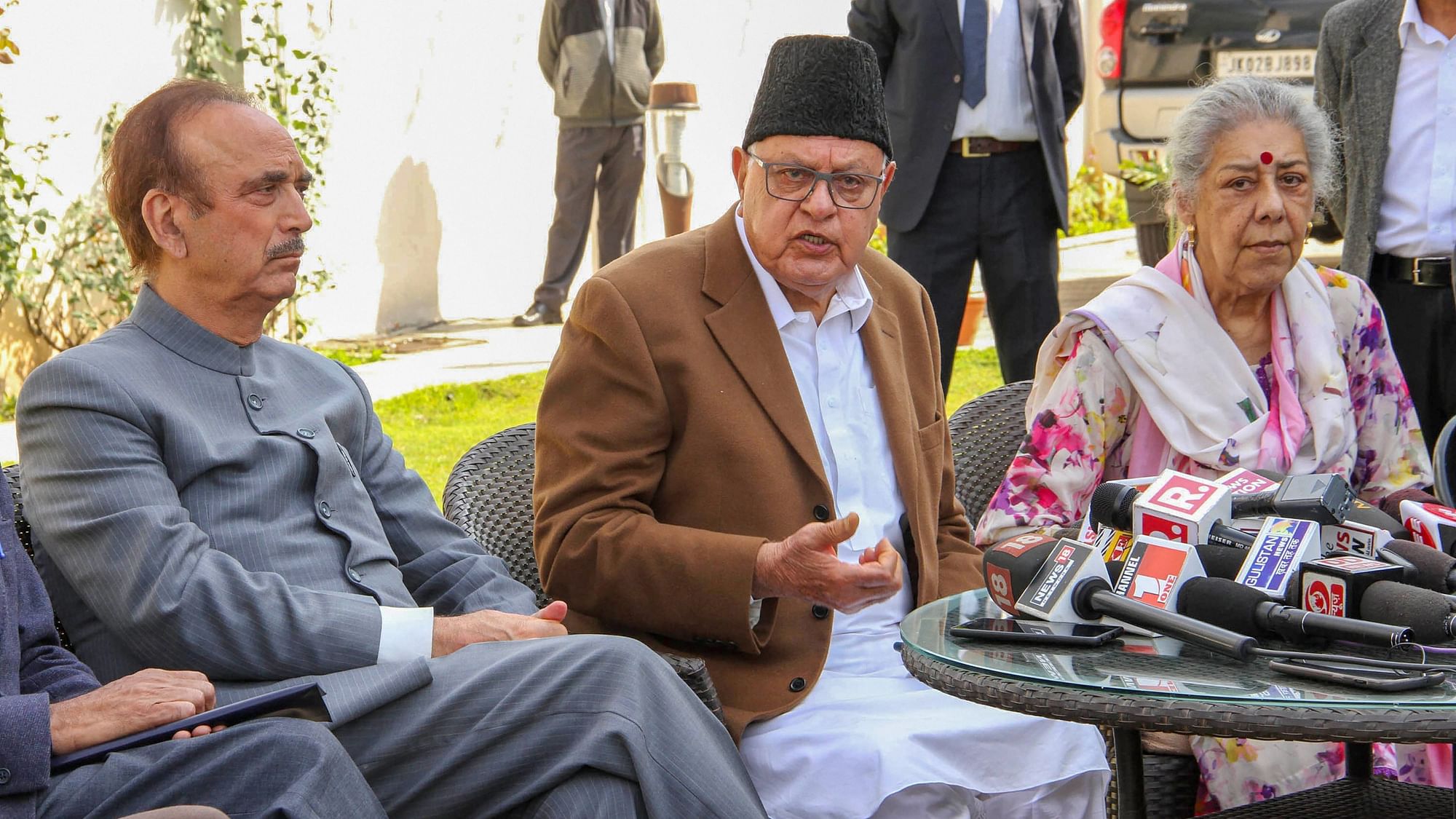 National Conference President Farooq Abdullah along with senior Congress leaders Ghulam Nabi Azad and Ambika Soni in Jammu on Wednesday, 20 March.