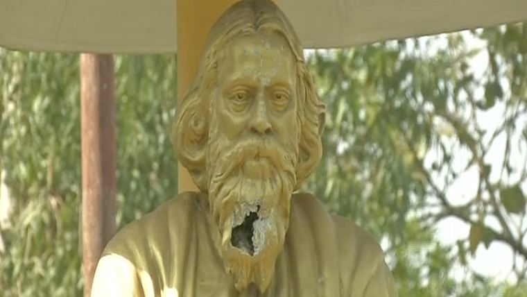 A statue of Rabindranath Tagore was vandalised in Kolkata’s Salt Lake area.