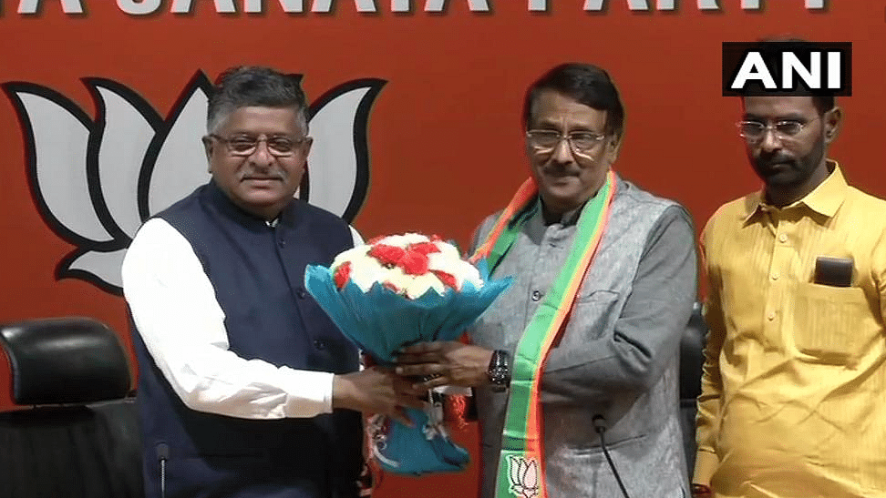Senior Congress leader Tom Vadakkan joined the BJP.