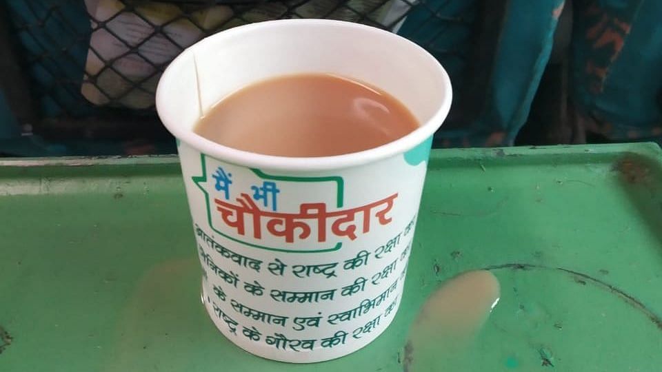 A tea cup with the ‘mai bhi chowkidar’ slogan was spotted by several people on an Indian Railways train.