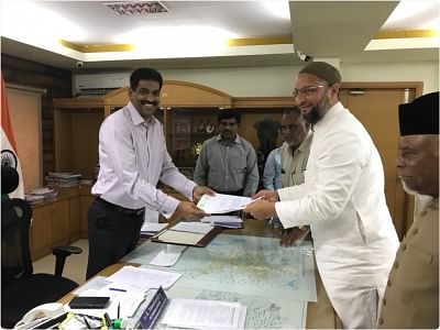 Hyderabad: AIMIM President Asaduddin Owaisi files his nomination from Hyderabad parliamentary constituency ahead of the 2019 Lok Sabha elections, on March 18, 2019. (Photo: IANS)
