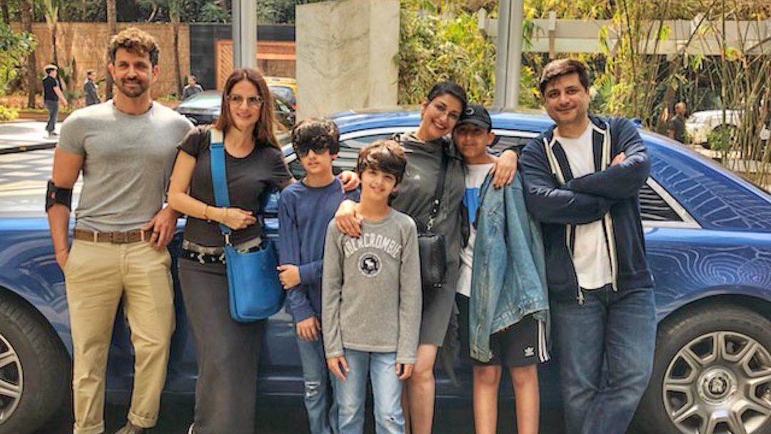 Sonali Bendre with Hrithik Roshan and their families.