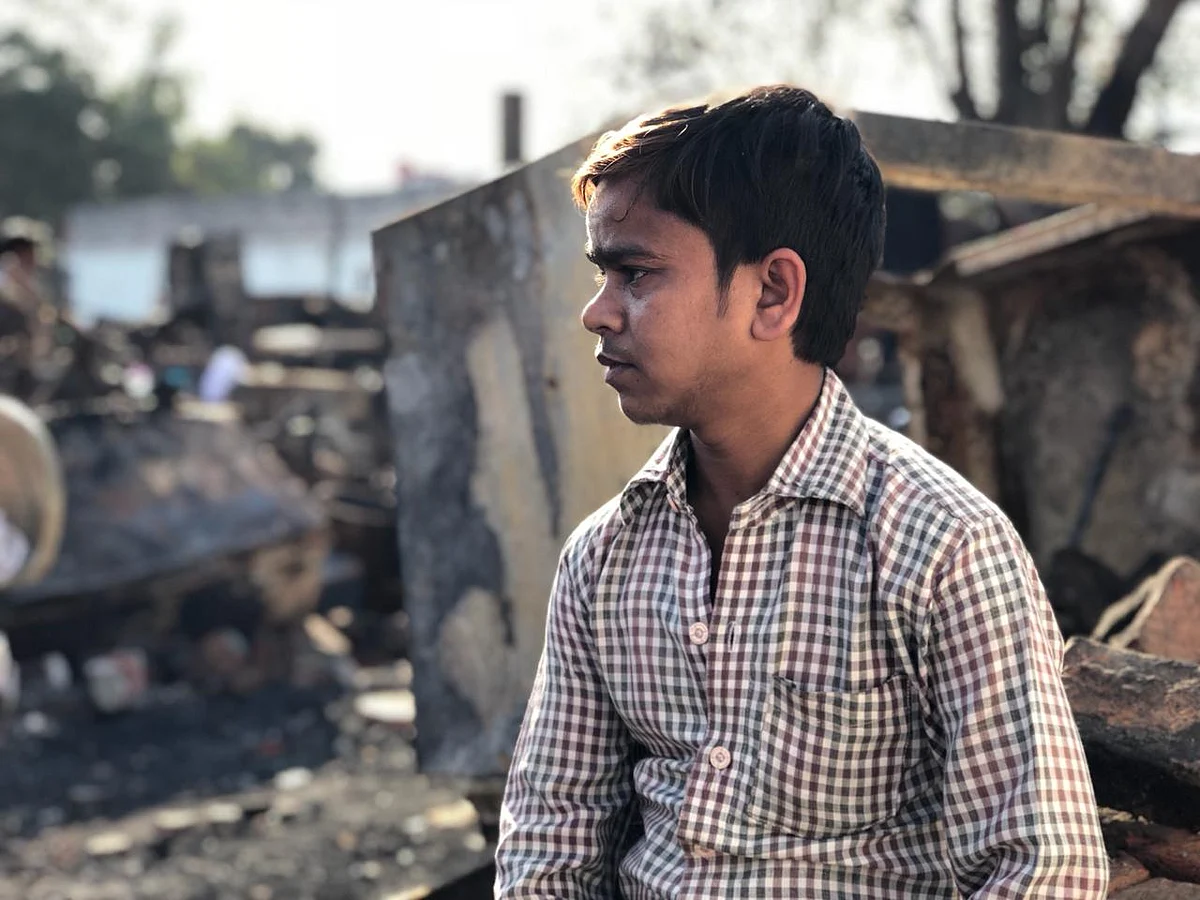 Tahir wants the government to construct new houses for the residents of the slum. 