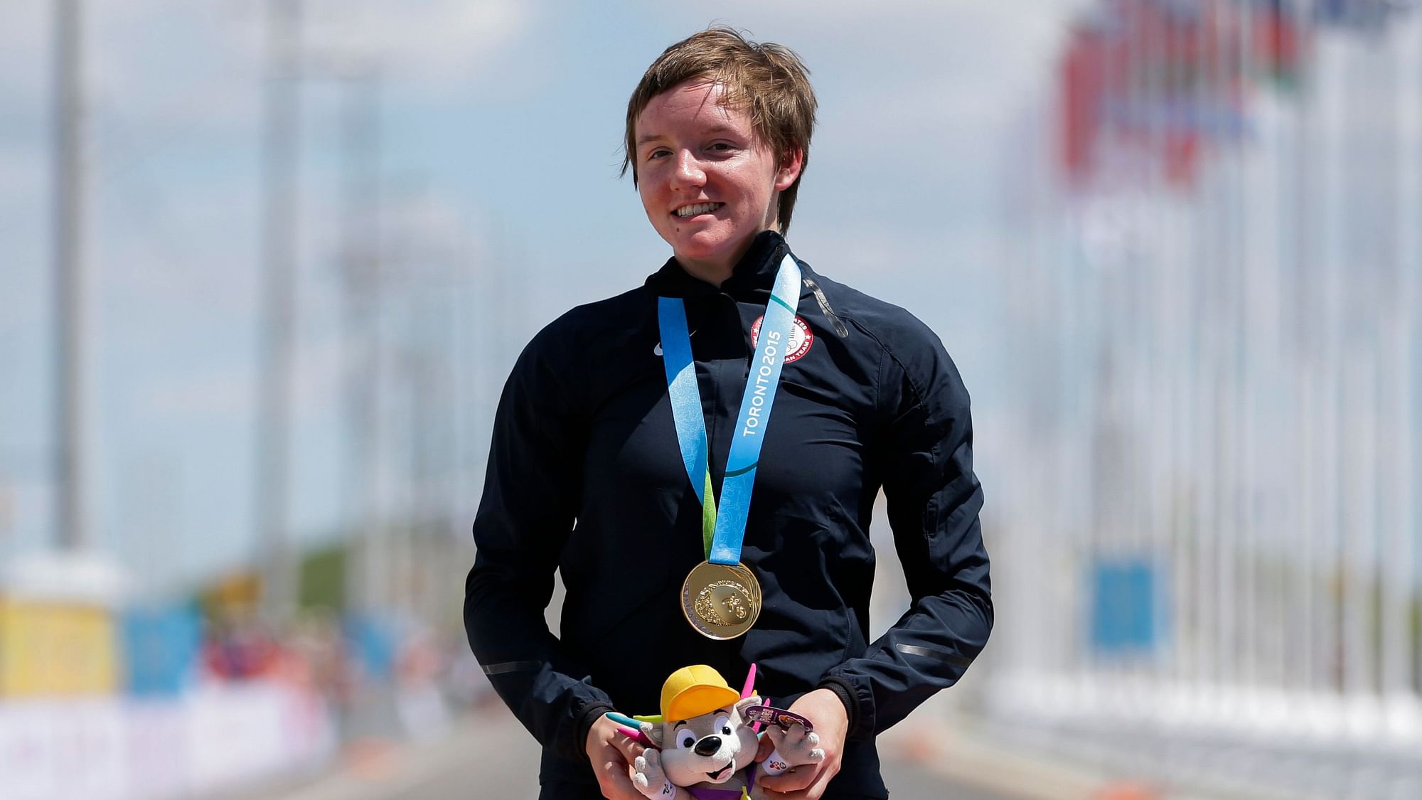  Olympic track cyclist Kelly Catlin died  at her home in California.