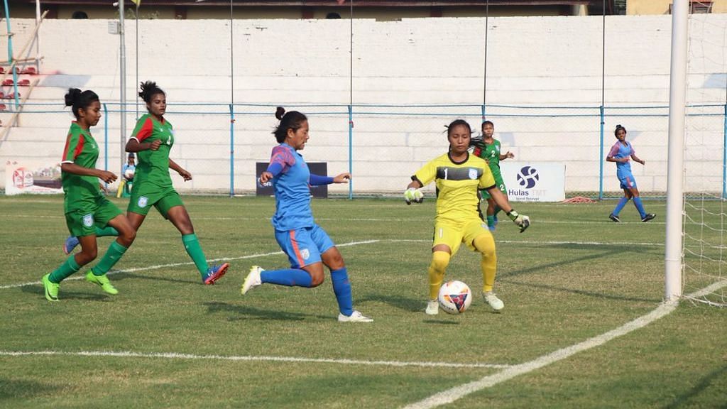 Dalima Chhibber, Indumathi Kathiresan and Manisha scored for the defending champions.