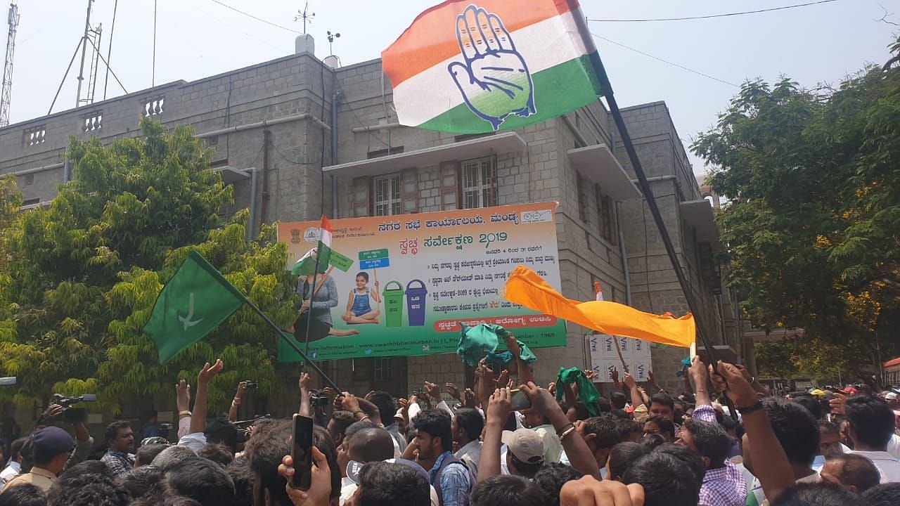 The Congress party flags seen at independent candidate Sumalatha’s nomination filing in Mandya on 20 March.&nbsp;