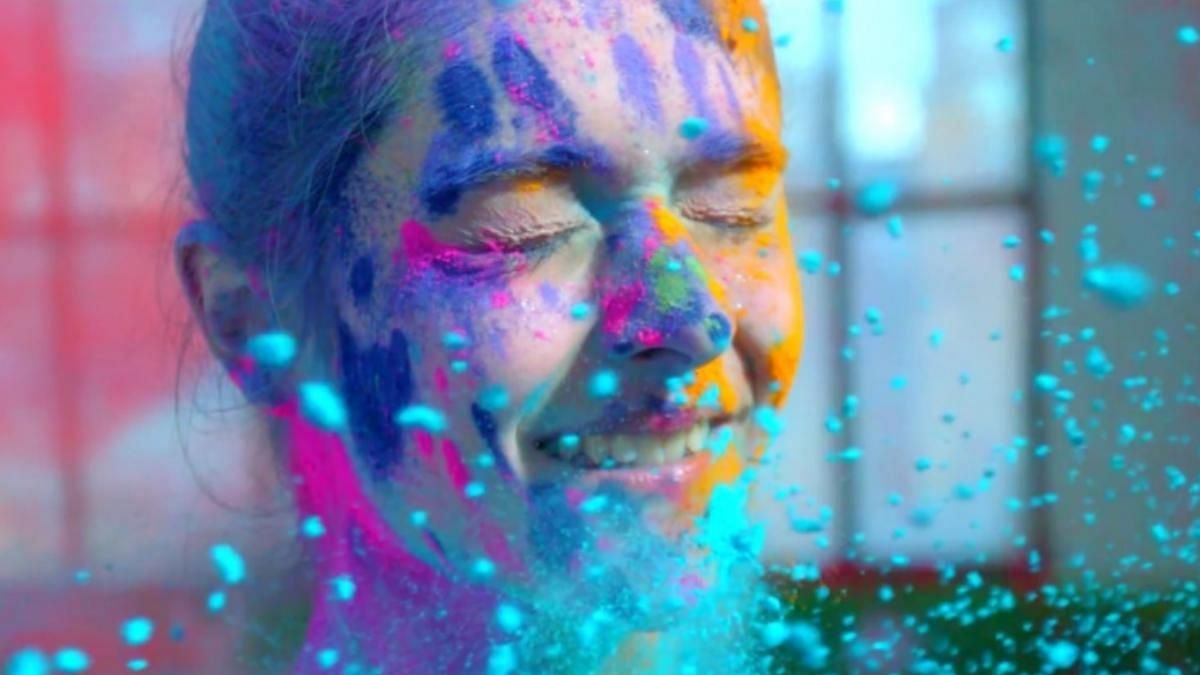 India is celebrating Holi on Thursday, 21 March this year.