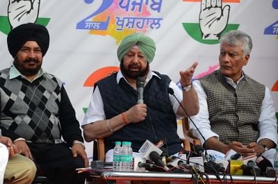 Chandigarh: Punjab Chief Minister and Congress leader Amarinder Singh addresses a press conference in Chandigarh, on March 16, 2019. Also seen Congress leader Sunil Jakhar. (Photo: IANS)