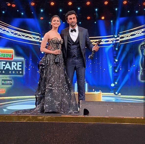 Alia Bhatt and Ranbir Kapoor indulged in some PDA at the Filmfare Awards.