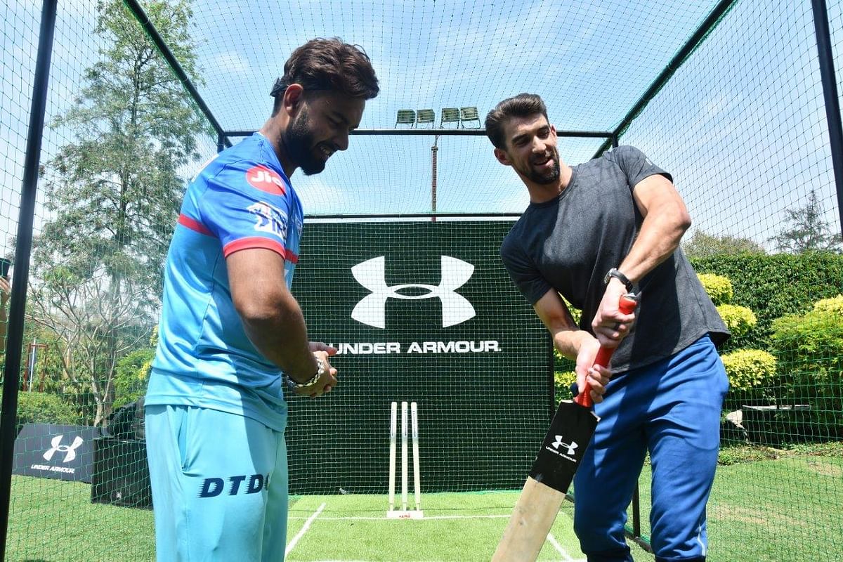 On a two-day visit to India, legendary swimmer Michael Phelps had his first brush with cricket in Delhi.