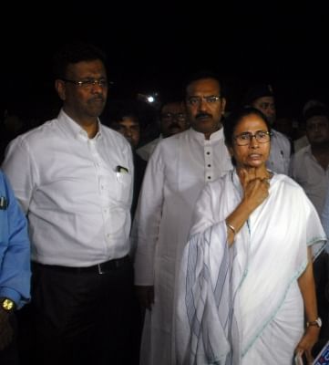 Kolkata: West Bengal Chief Minister Mamata Banerjee visits SSKM hospital to inspect the health of Matua community matriarch Binapani Devi popularly known as "Boroma" in Kolkata on March 5, 2019. (Photo: IANS)