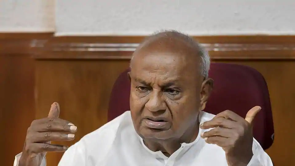 JD(S) patriarch HD DeveGowda on Wednesday, 13 March turned emotional and said he was pained by allegations of dynasty politics against him.