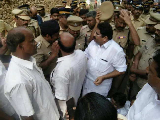 Protest March towards the Melukavu police station undertaken by residents, political party members and Rakesh’s family.