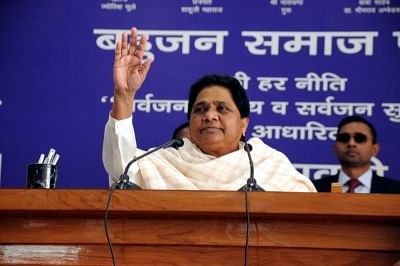 Lucknow: Bahujan Samaj Party (BSP) supremo Mayawati addresses during a party office-bearers and leaders meeting in Lucknow on March 3, 2019. (Photo: IANS)