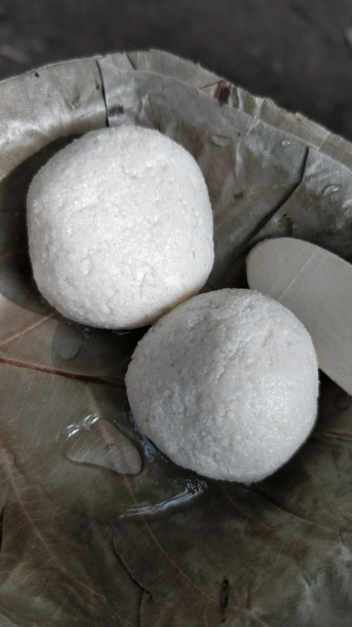 <i>Rosogollas </i>are among the sweet treats you can expect on your journey.