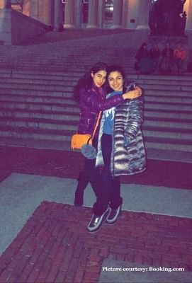 Sara Ali Khan chills in NYC with friends