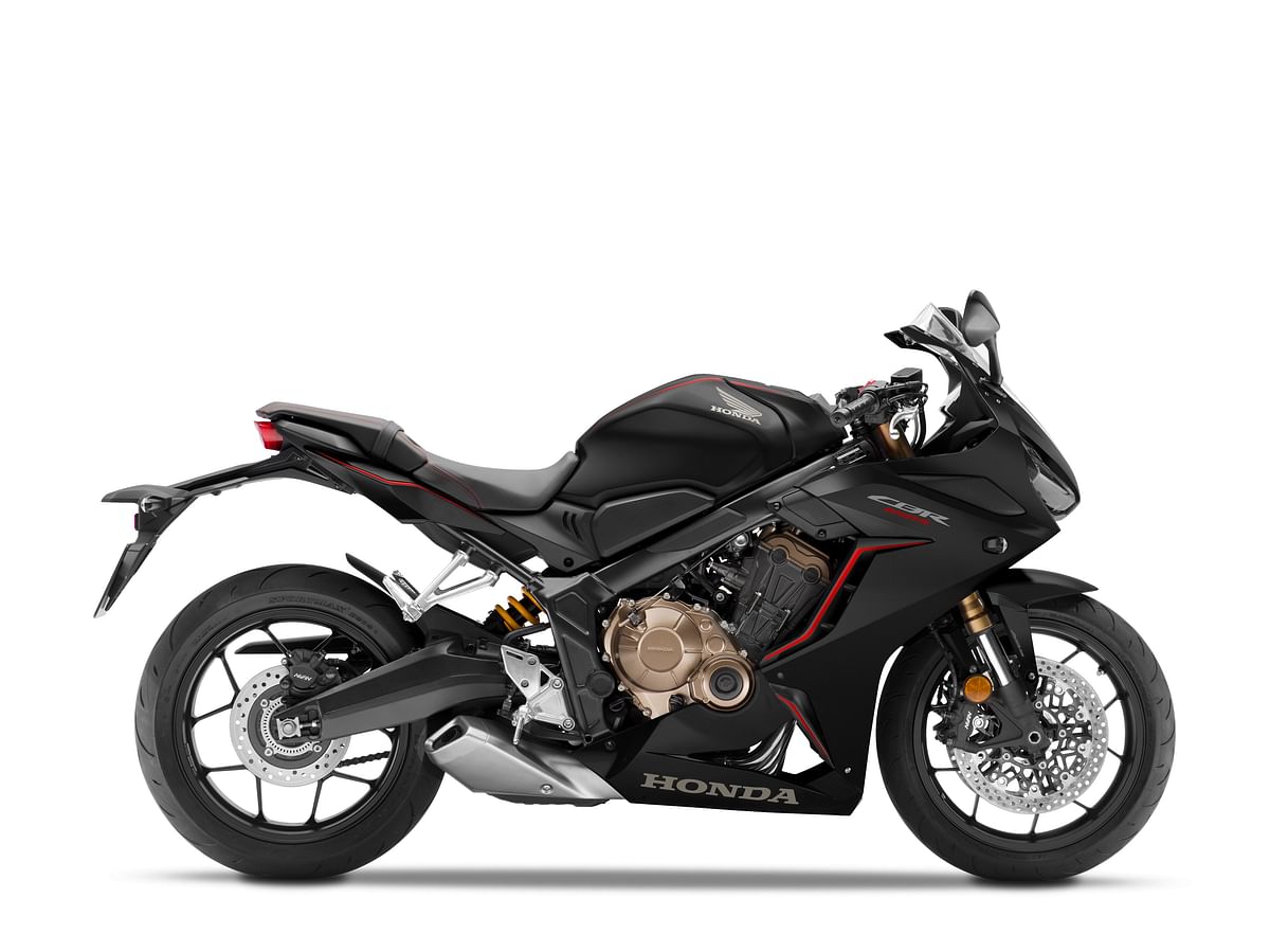 The new 2019 Honda CBR 650R comes with a four-cylinder engine. 