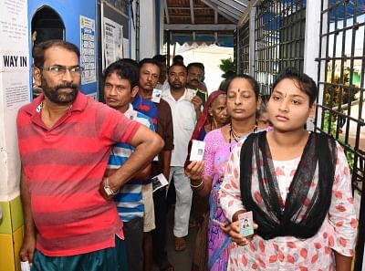 Ribandar (Goa): Voters wait in queues to cast their votes for the third phase of 2019 Lok Sabha elections at a polling booth at Sao Pedro in Ribandar, Goa on April 23, 2019. (Photo: IANS/PIB)