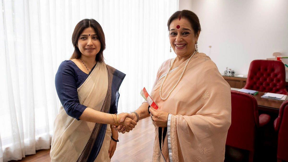 Days after Shatrughan Sinha joined the Congress, his wife Poonam Sinha joined the Samajwadi Party on Tuesday, 16 April, in the presence of Dimple Yadav, Akhilesh Yadav’s wife.