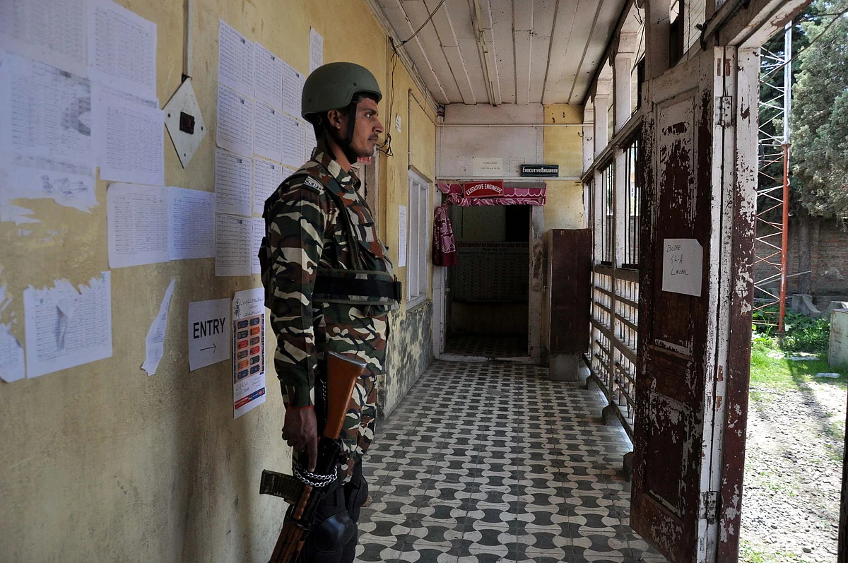 Three-Phase Polling Fails to Attract Voters in J&K’s Anantnag