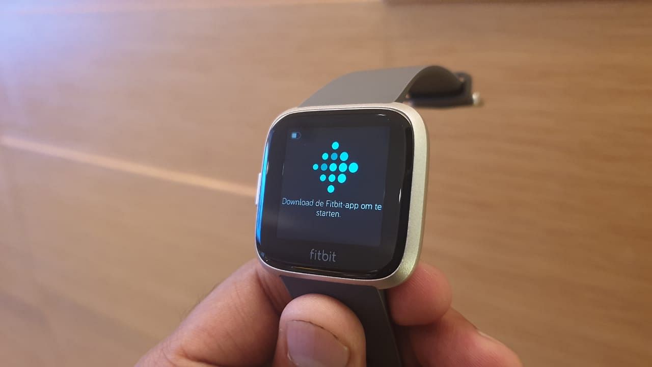 The Fitbit Versa Lite comes with a 1.3-inch display.