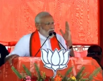 Buniadpur (West Bengal): Prime Minister Narendra Modi addresses a public rally in Buniadpur, West Bengal, on April 20, 2019. (Photo: IANS)
