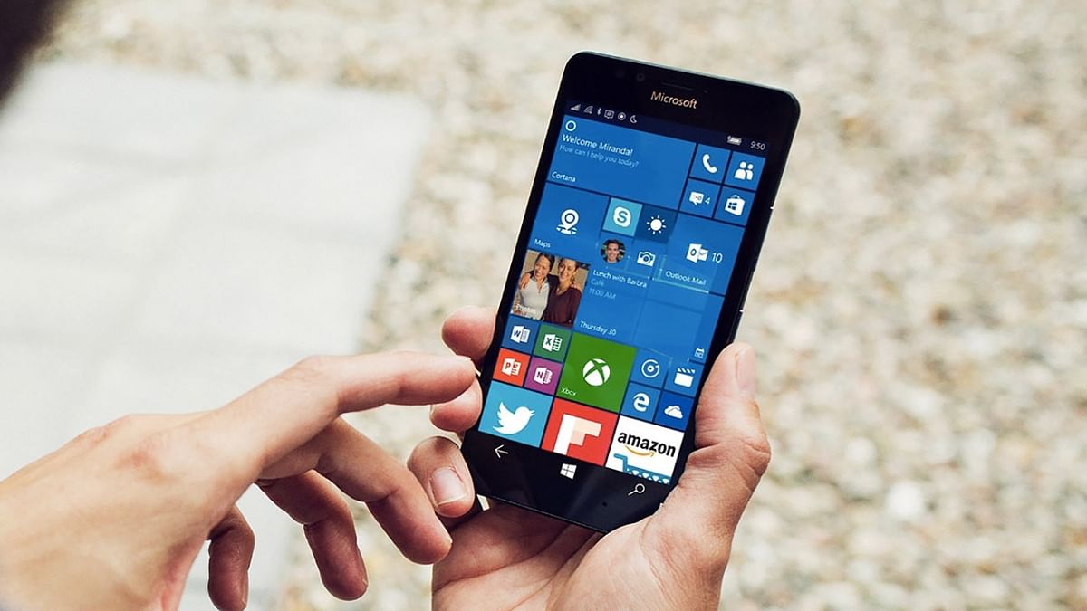 According to a company spokesperson, Facebook will end the support of its apps for Windows Phone beginning 30 April.