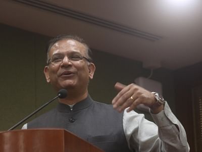 New Delhi: Union MoS Civil Aviation Jayant Sinha addresses at the launch of a coffee table book and Economic impact report on Indira Gandhi International Airport in New Delhi, on Oct 30, 2018. (Photo: IANS)