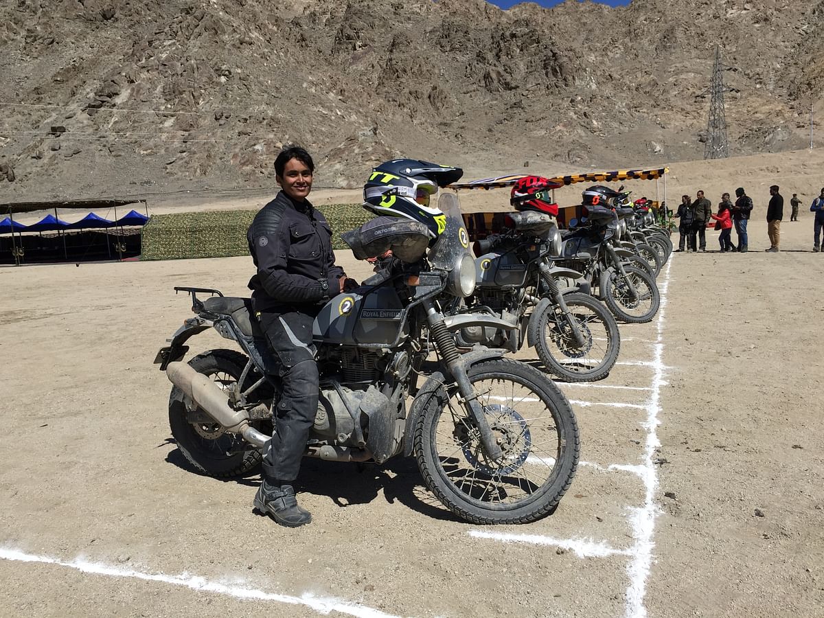 A team of 11 bikers, 7 from the Indian Army & 4 civilians were the first ever to scale the Karakoram Pass on bikes.