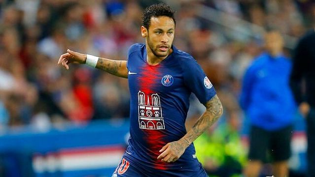 Neymar, who was injured and did not play, then used profanity while writing about the video assistants.