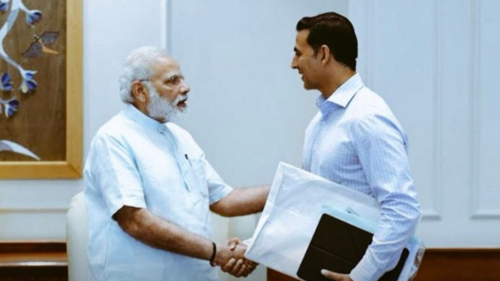 Akshay Kumar meets Prime Minister Narendra Modi.