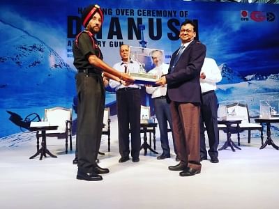 New Delhi: The handing over ceremony of Dhanush artillery gun underway, in New Delhi on April 8, 2019. The much awaited Dhanush 155/45 calibre towed Gun System, also known as