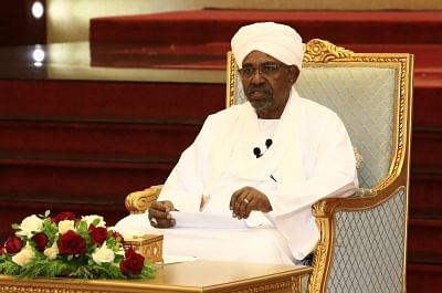 KHARTOUM, April 5, 2019 (Xinhua) -- Sudanese President Omar al-Bashir addresses the Higher Coordinating Committee for Following-up Implementation of the National Dialogue Outcome, in Khartoum, Sudan, April 5, 2019. Sudanese President Omar al-Bashir on Friday said elections is the only means to reach power. (Xinhua/Mohamed Khidi/IANS)