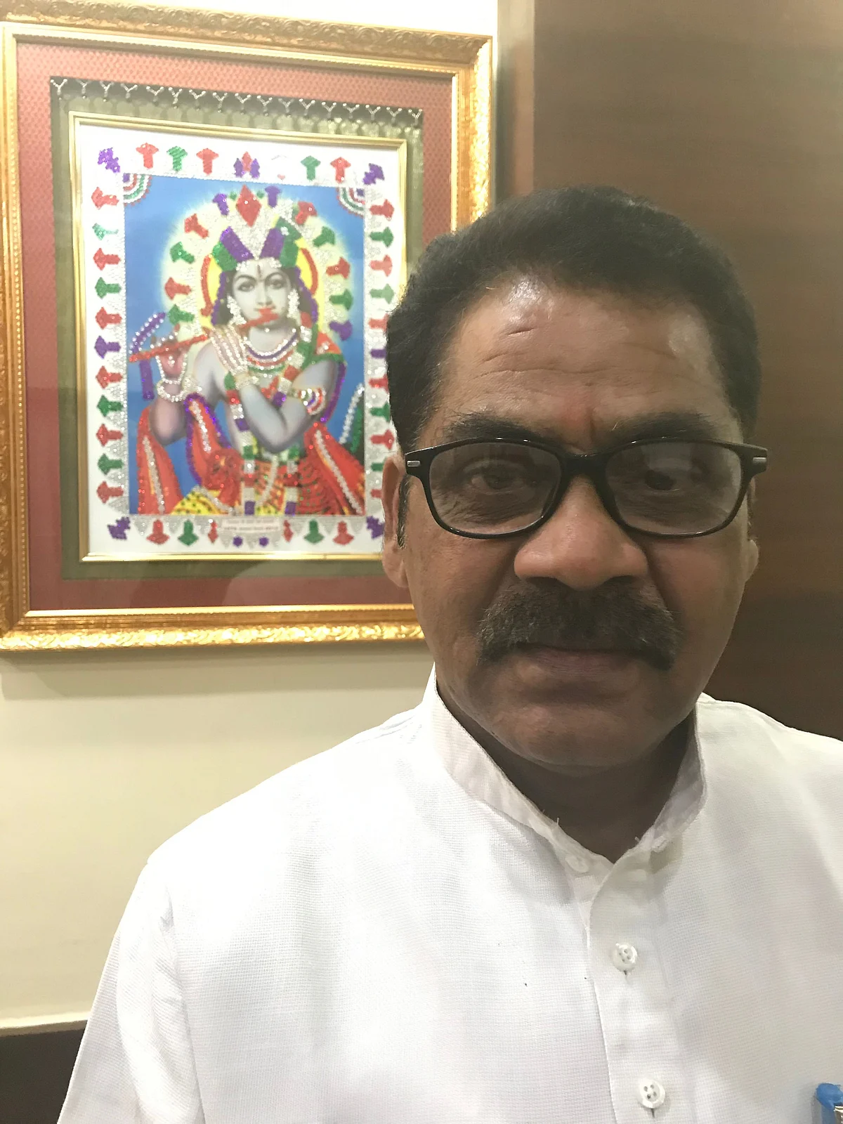 Prem Mishra, businessman and president of Varanasi, ‘Udyog Vyapar Samiti’ feels that there is more that meets the eye about Nitin Gadkari, and his recent remarks on him not being in the race for Prime Minister. 