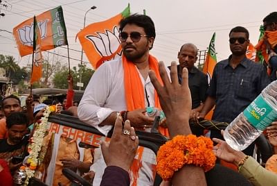Asansol: BJP candidate from Asansol Lok Sabha constituency, Babul Supriya during election campaign in Asansol of West Bengal on April 6, 2019. (Photo: IANS)
