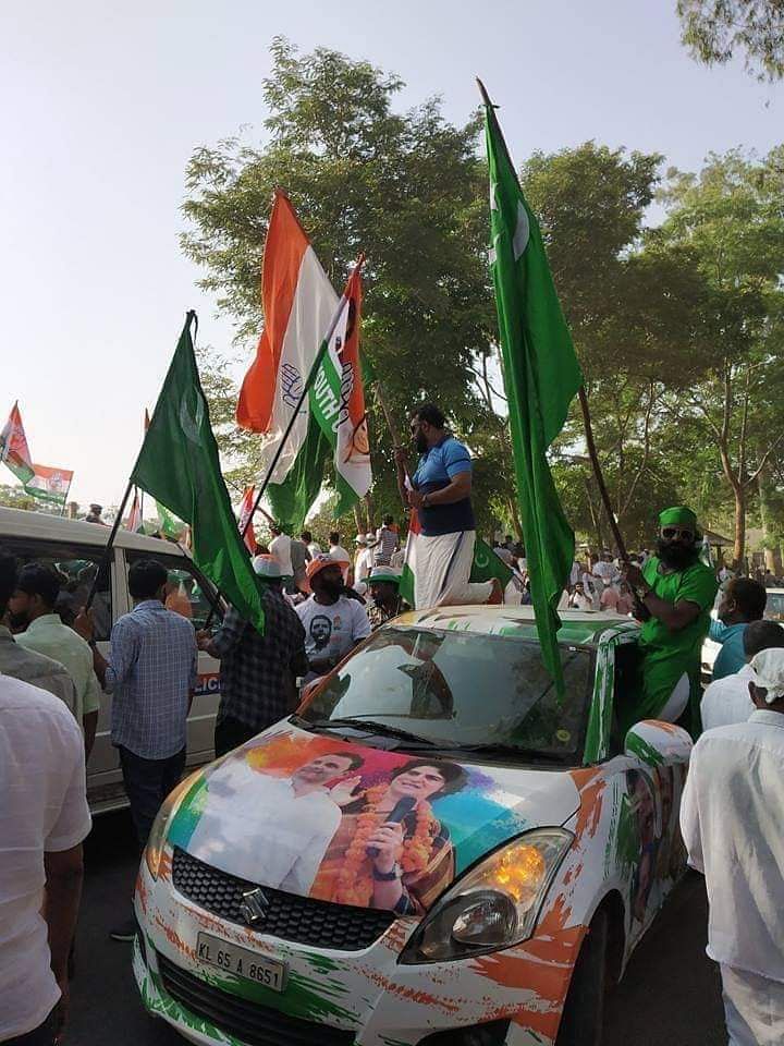 Videos from Rahul Gandhi’s Wayanad roadshow are being shared with claim that Pak flags were raised during the event.