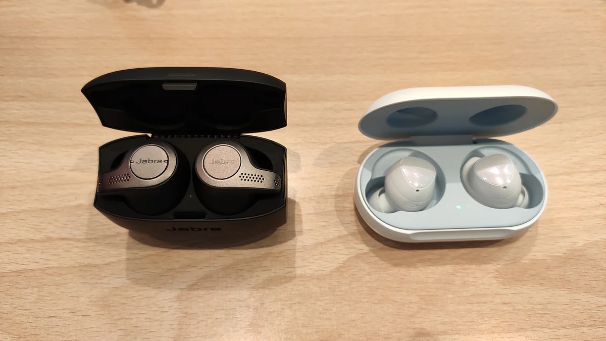 Both the headphones offer on board music toggle features.