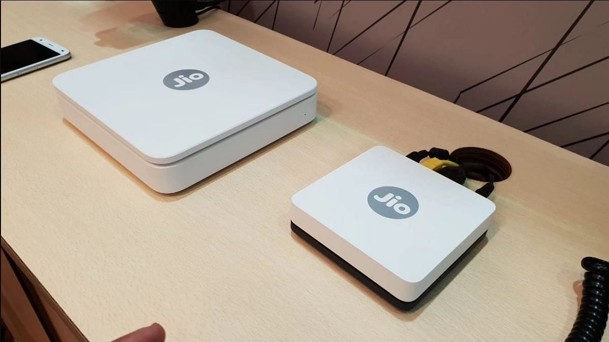 These two boxes provide internet for the Jio GigaFiber users.
