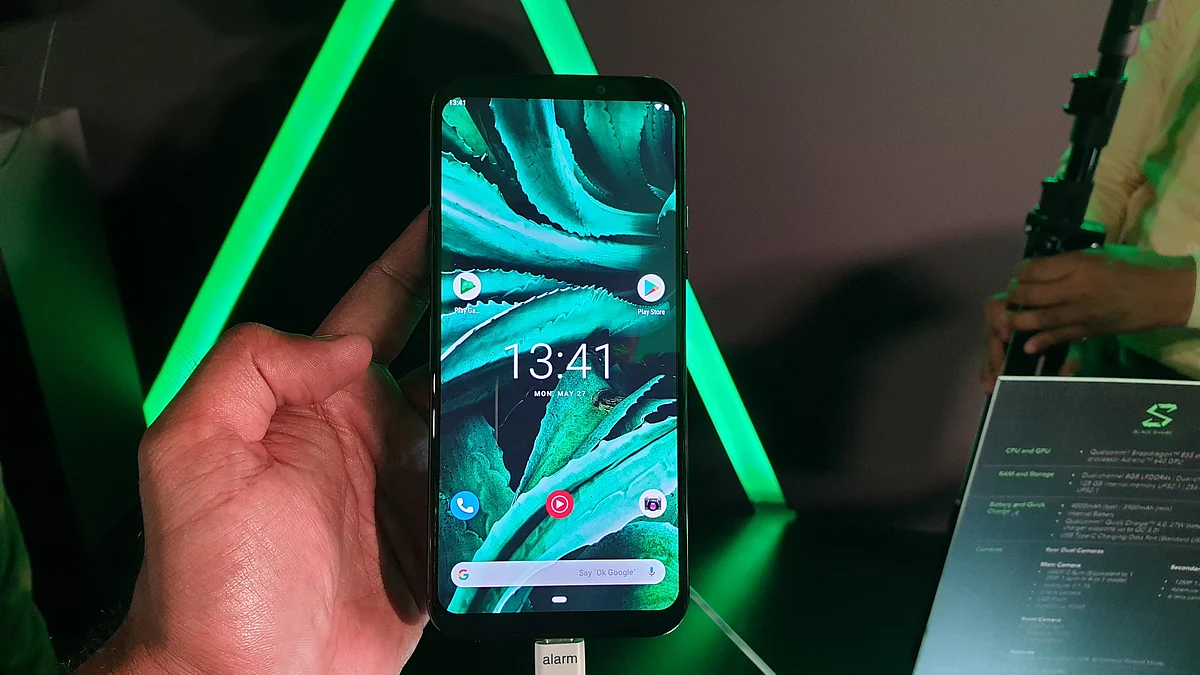 The Black Shark 2 comes with a liquid cooling system inside.