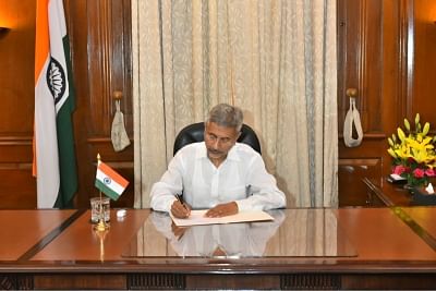 New Delhi: S. Jaishankar takes charge as the Union Minister for External Affairs at South Block, in New Delhi on May 31, 2019. (Photo: IANS)