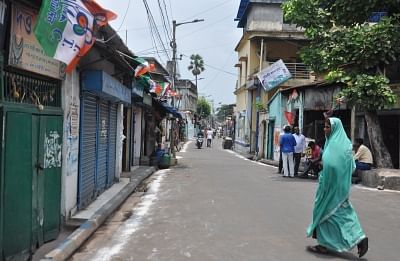 Mamata's house, neighbourhood wear deserted look