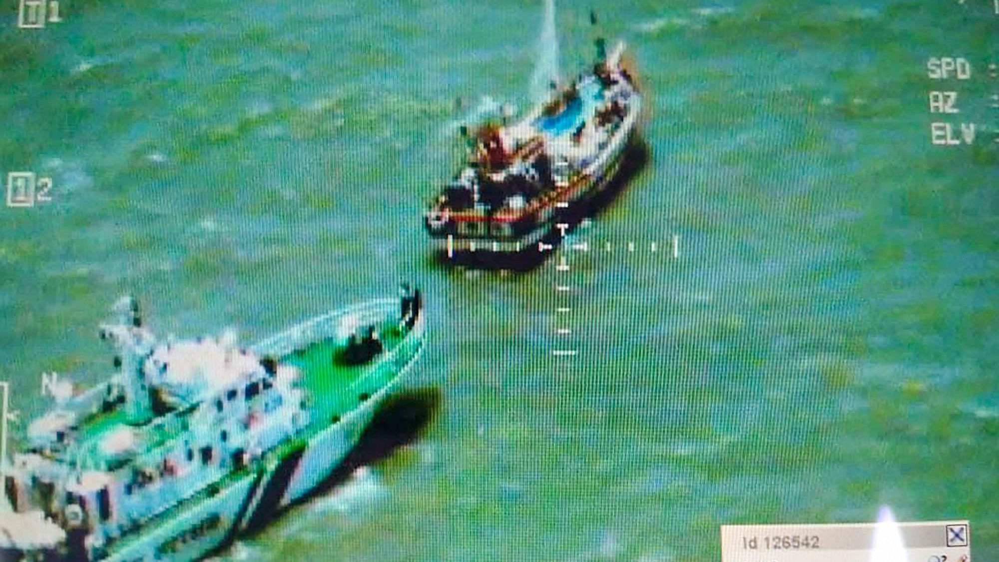 A Pakistani fishing boat ‘Al-Madina’ was intercepted off Jakhau coast even though it did evasive manoeuvres to avert getting caught.