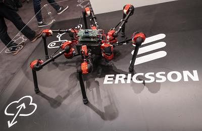 HANOVER, April 3, 2019 (Xinhua) -- A robotic "dancing spider" utilizing 5G network is displayed at the booth of Ericsson during the 2019 Hanover Fair in Hanover, Germany, April 2, 2019. (Xinhua/Shan Yuqi/IANS)