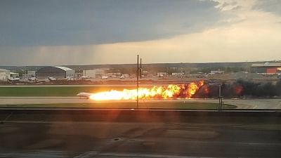 Moscow, May 5, 2019 (Xinhua) A passenger plane is seen on fire during its emergency landing in Sheremetyevo International Airport in Moscow, Russia, on May 5, 2019. Russia