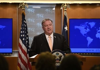 WASHINGTON, April 22, 2019 (Xinhua) -- U.S. Secretary of State Mike Pompeo speaks during a press briefing in Washington D.C., the United States, April 22, 2019. U.S. President Donald Trump has decided not to reissue the sanctions waivers allowing major importers to continue buying Iran