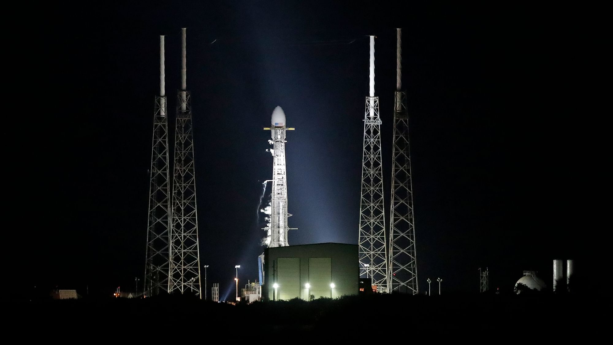 The SpaceX Falcon 9 ready to launch 60 satellites into the lower Earth Orbit.