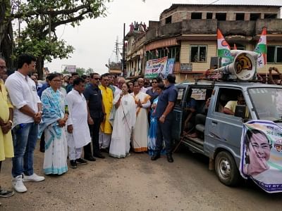 Chandrakona: West Bengal Chief Minister Mamata Banerjee and actor and TMC